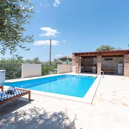 Holiday home Hilltop House *