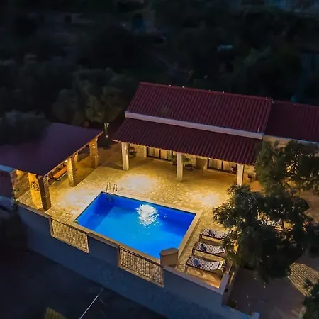 Hilltop House Holiday home Zrnovnica